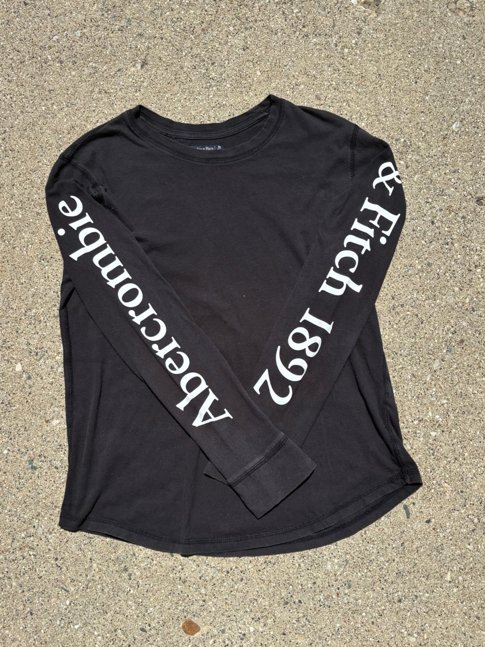 Abercrombie & Fitch Black Crewneck